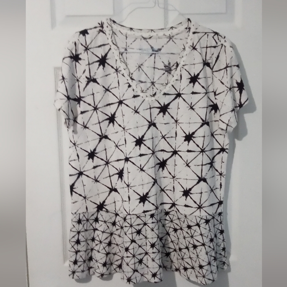 Soft Surroundings Starburst Pattern Tee - image 1